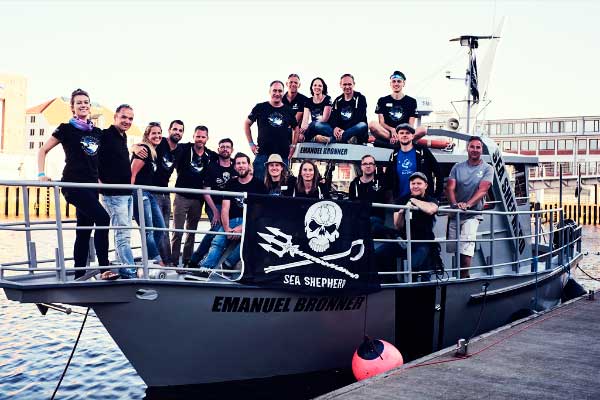 Dr-Bronner-s-Fortalecea-su-Apoyo-a-Sea-Shepherd-Para-la-Proteccion-de-los-Oceanos